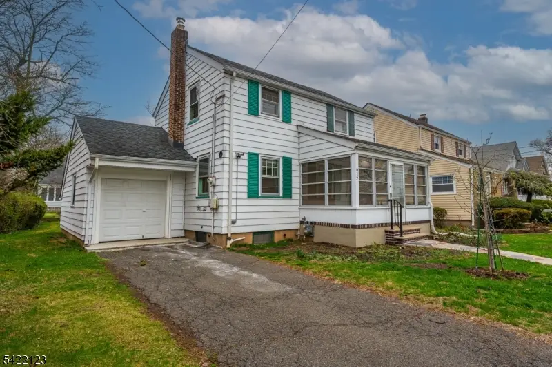 612 Laurel Ave, Roselle Park, NJ 07204 - #2