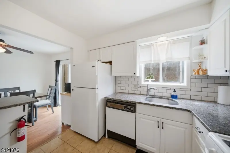 28 Village Dr, Hamburg, NJ 07419 - #3