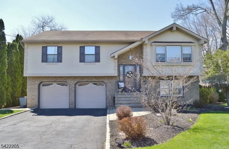 29 Hugenot St, East Hanover, NJ 07936 - #1