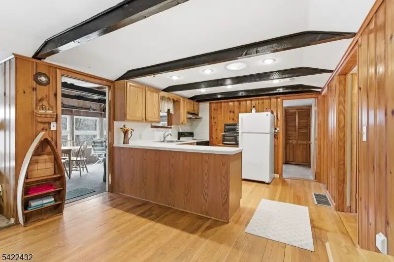 40 E Shore Dr, Crandon Lakes, NJ 07860 - #3