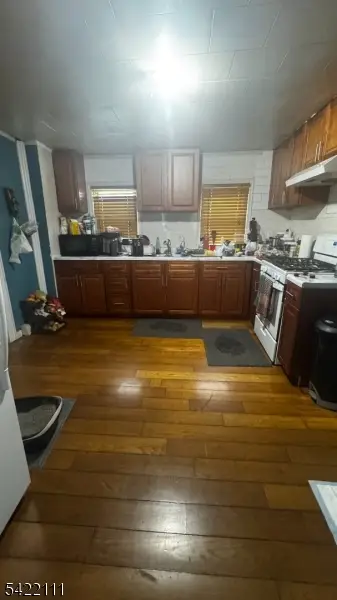 42 1st St Ab, Dover Town, NJ 07801