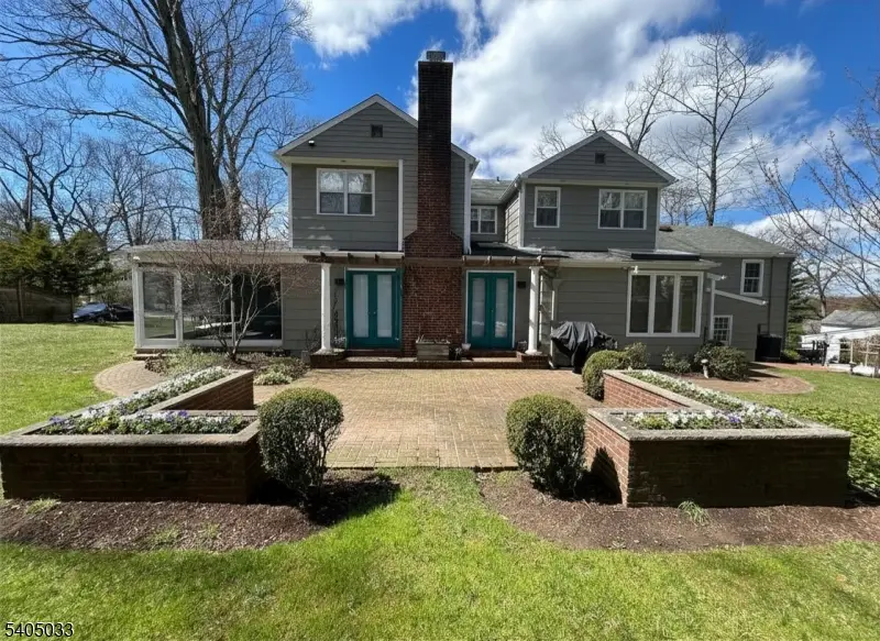 84 Pine Grove Ave, Summit, NJ 07901 - #2