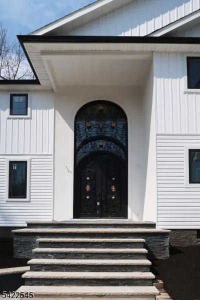 261 Apple Tree Ln, Mountainside, NJ 07092 - #3