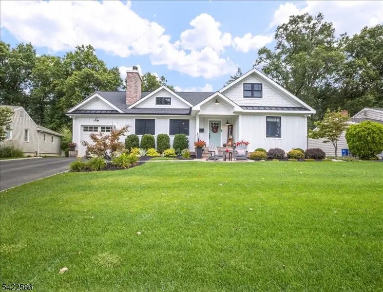 136 Forest Ave, Berkeley Heights, NJ 07922 - #1