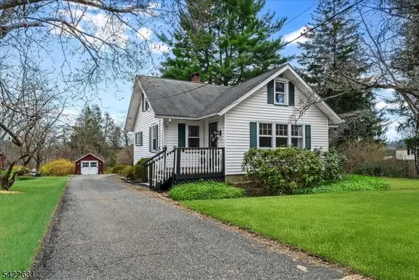 33 Holland Ave, Peapack Gladstone Boro, NJ 07977