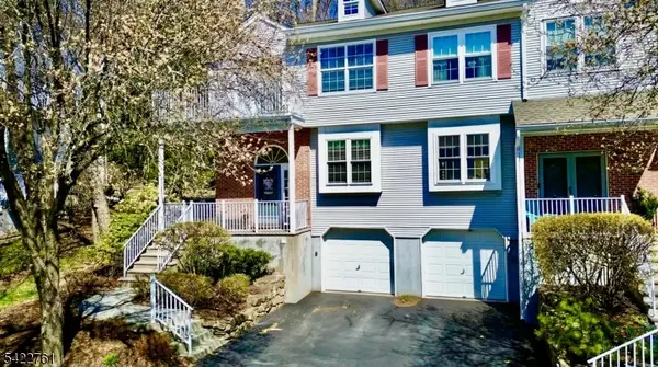 156 Brookside Ln, Mount Arlington Boro, NJ 07856