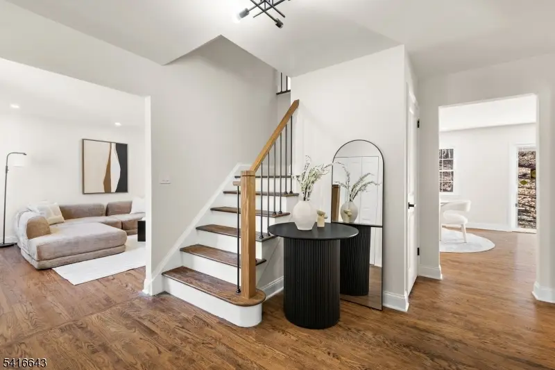 10 Robert Ct, Verona, NJ 07044 - #2