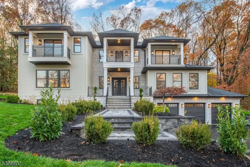 24 Cliffside Dr, Livingston, NJ 07039 - #2