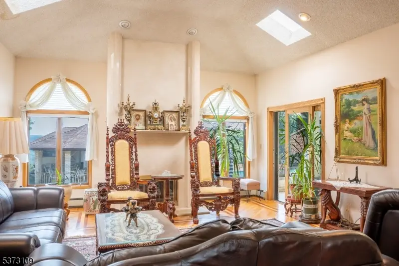 8 Lookout Point Trail, Totowa, NJ 07512 - #2