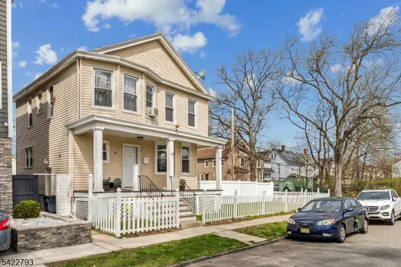 21 Ellington St, East Orange, NJ 07017 - #3