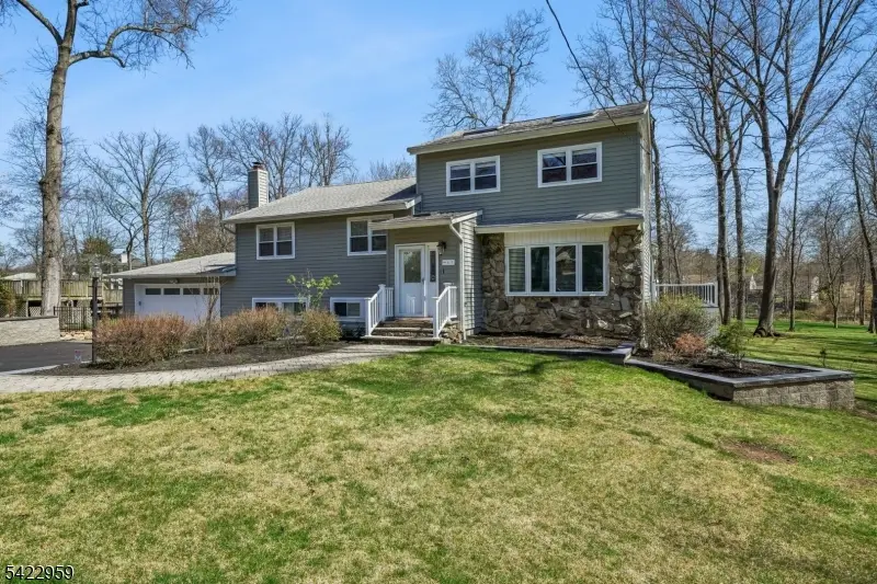 47 Crossbrook Rd, Livingston, NJ 07039 - #2