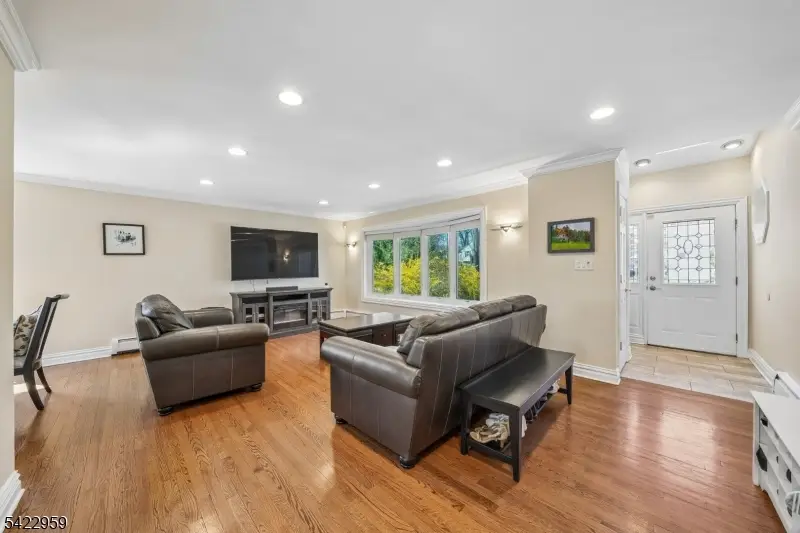 47 Crossbrook Rd, Livingston, NJ 07039 - #3