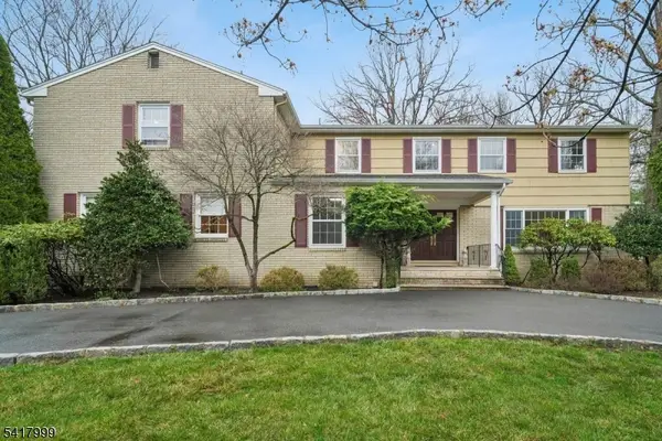 82 Brookside Ter, North Caldwell Boro, NJ 07006