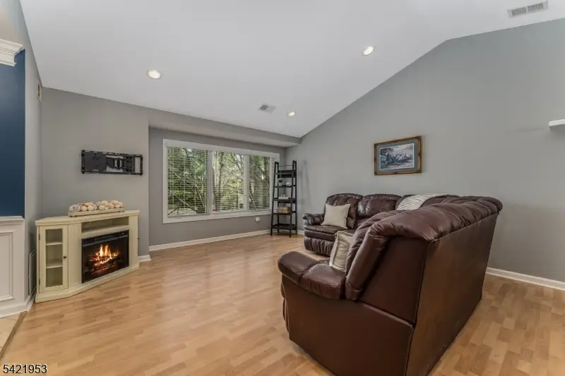 4 Troon Ter, Clinton, NJ 08801 - #3