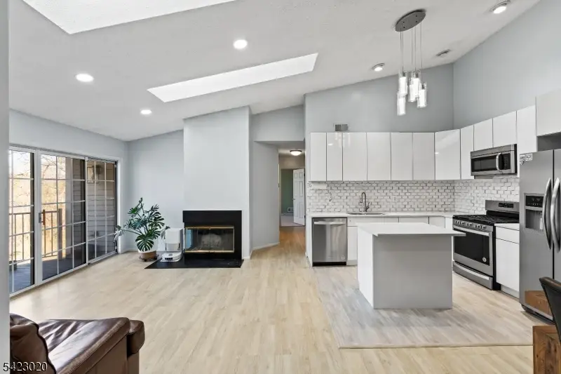 25 Chelsea Ct #25, Franklin Park, NJ 08823 - #1