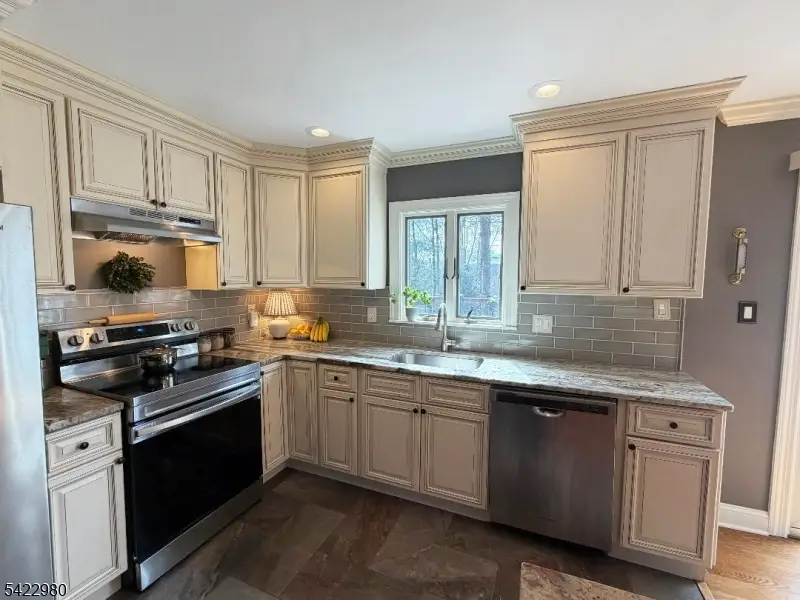 23 Rosemont Rd, Oak Ridge, NJ 07438 - #3