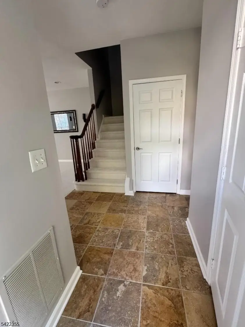 8 Timothy Ct, Morris, NJ 07960 - #2