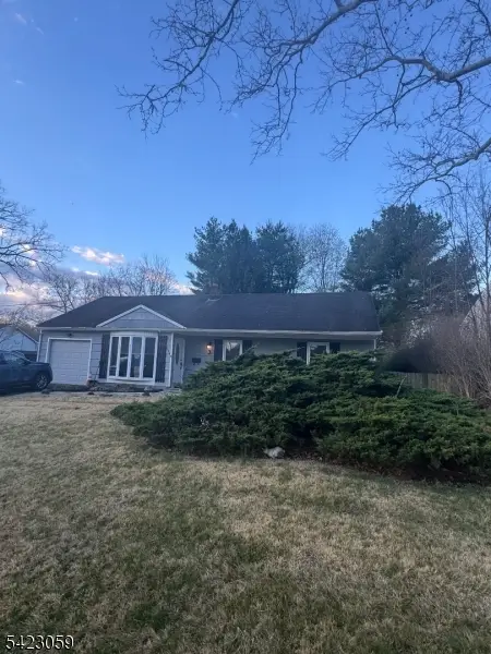 3 Spalding Dr, Livingston, NJ 07039 - #2