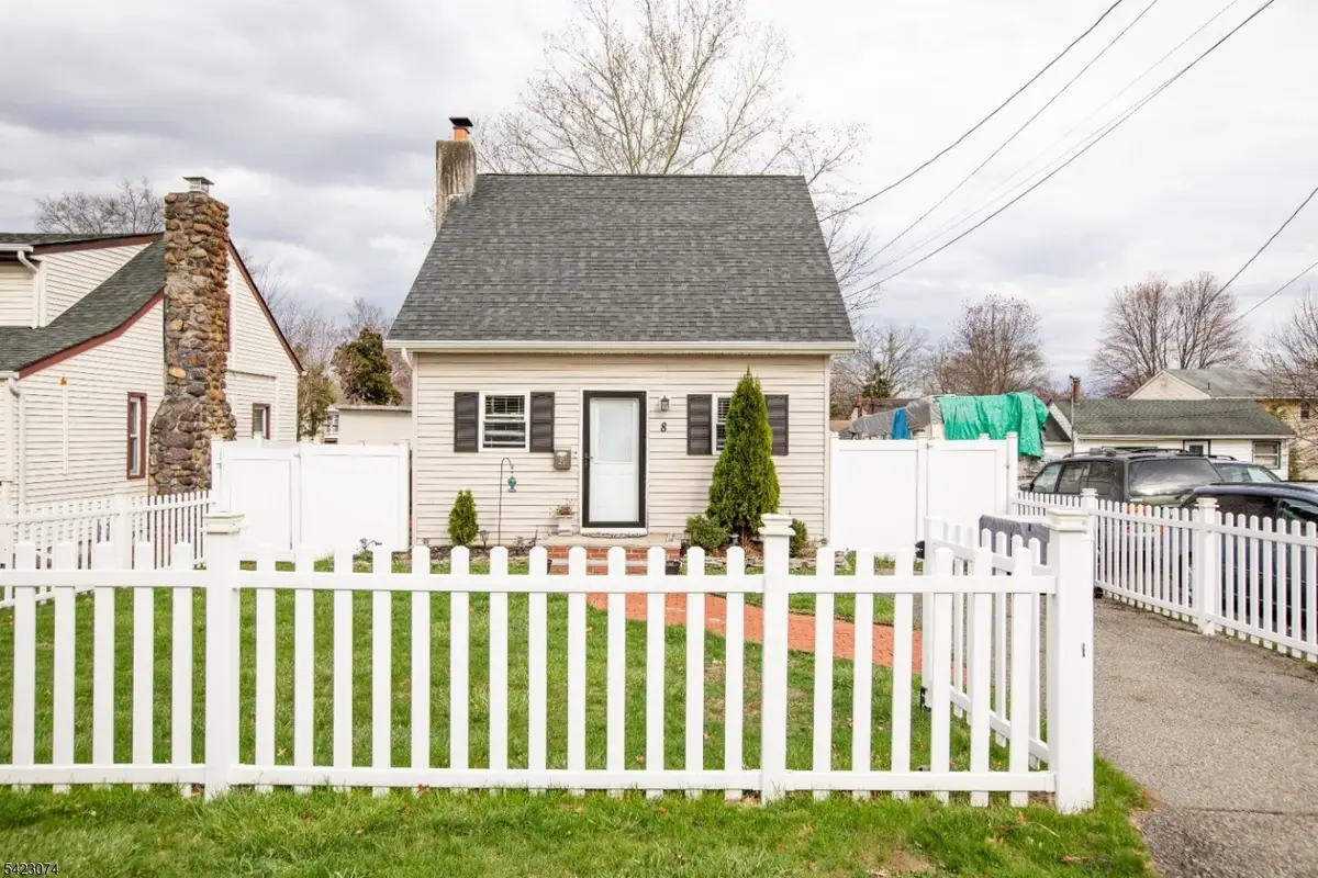 8 Navajo Ave, Lake Hiawatha, NJ 07034 - #1