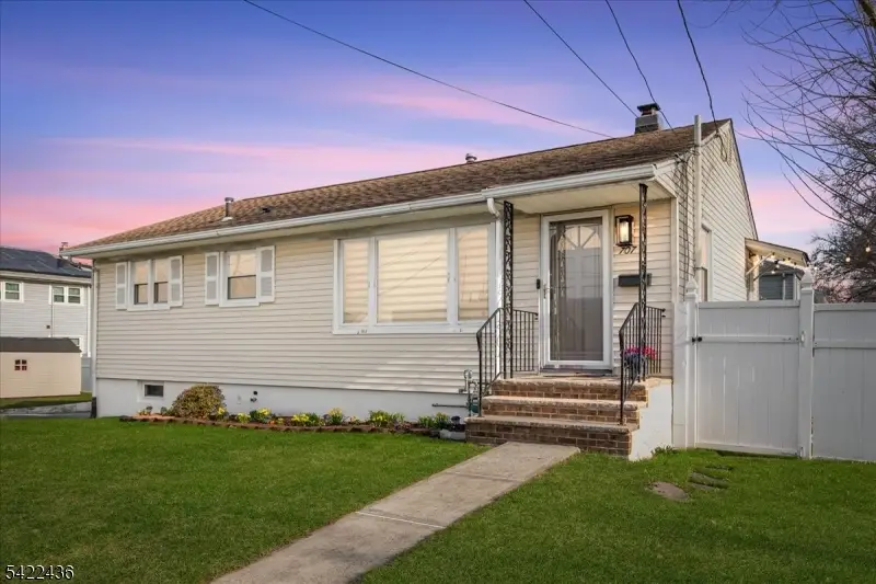707 Kingston Ave, Kenilworth, NJ 07033 - #1