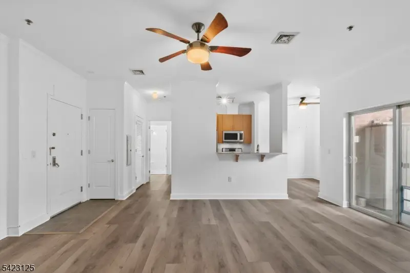 172 Culver Ave #206, Jersey City, NJ 07305 - #3