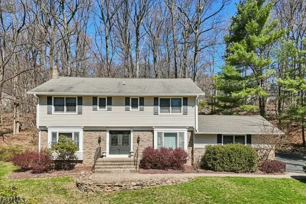 24 Manor Ln, Parsippany-Troy Hills Twp., NJ 07950