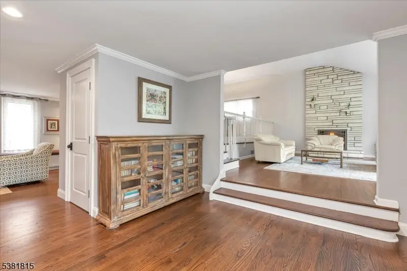 26 Crest Dr, Berkeley Heights, NJ 07922 - #3