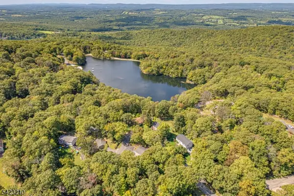 7 Splitrock Ln, Vernon Twp., NJ 07461