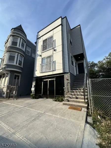 420 S 18th St, Newark City, NJ 07103