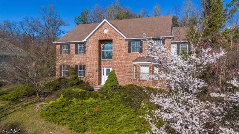 10 Pierson Ct, Mahwah, NJ 07430 - #1