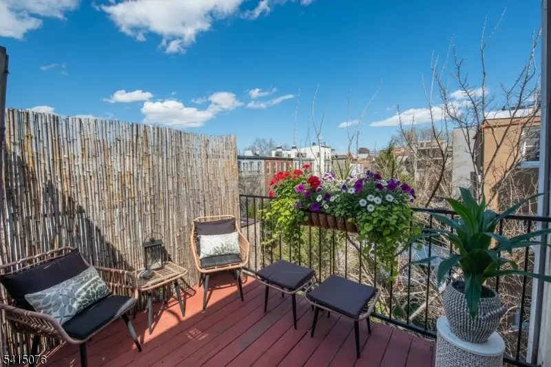 352 7th St #6, Jersey City, NJ 07302 - #2