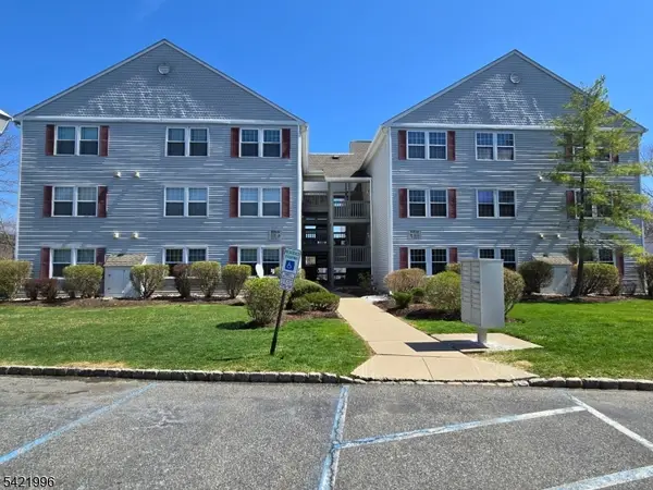 64 Dayton Ct #205, Independence Twp., NJ 07840