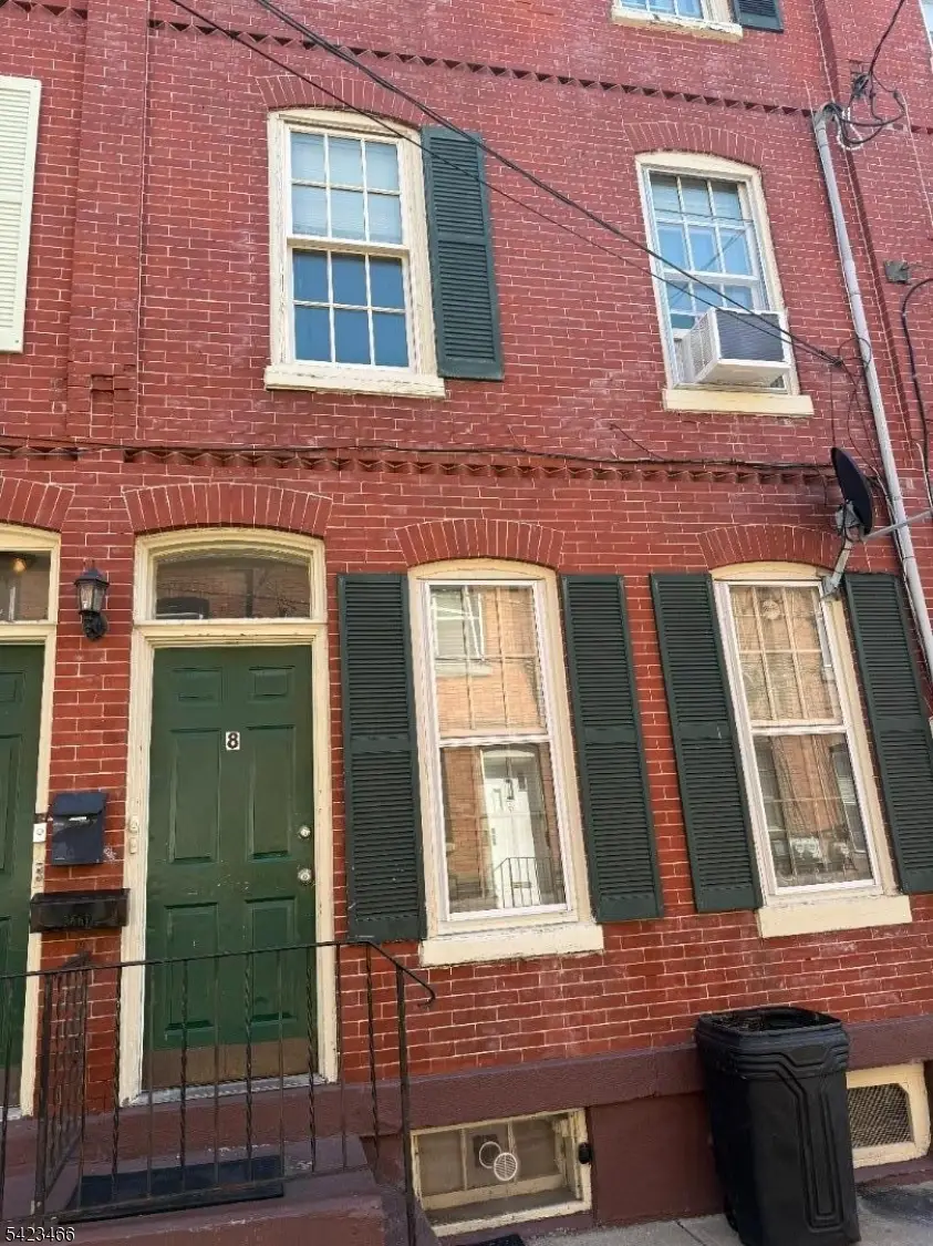 8 Peace St, Trenton, NJ 08608 - #2