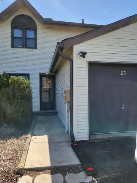 23 Peach Ct, Raritan Twp., NJ 08822