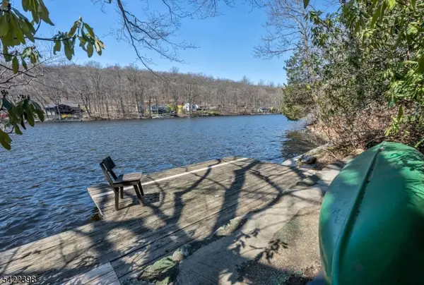 27 Middle Road, Bloomingdale Boro, NJ 07403