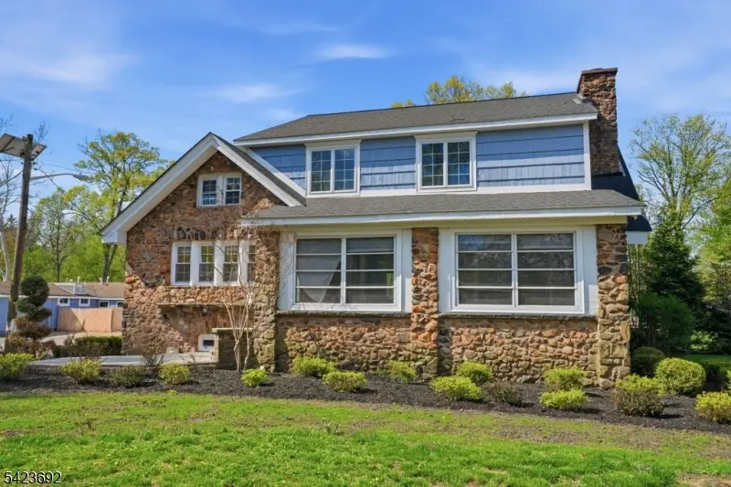 905 N Washington Ave, Dunellen, NJ 08812 - #1