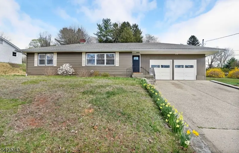 16 Lingert Ave, Clinton, NJ 08809 - #1