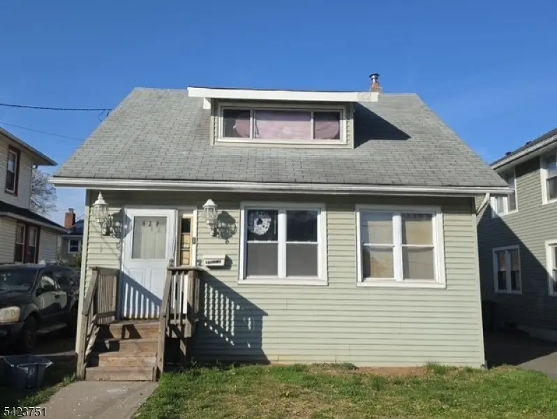 427 Robins St, Roselle, NJ 07203 - #3