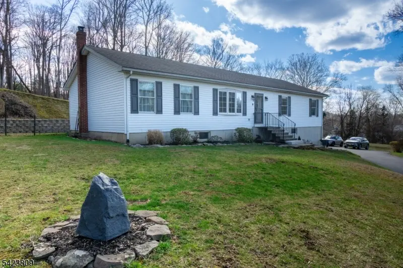 30 Buttzville Rd, Buttzville, NJ 07863 - #1