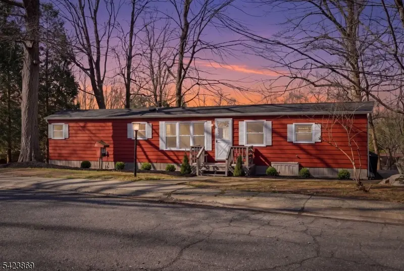 12 Watergate Dr, High Bridge, NJ 08829 - #1