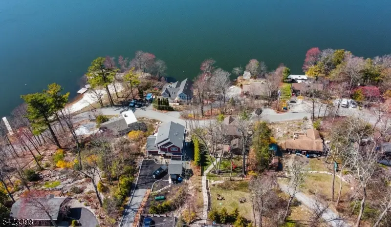1046 Lakeside Dr E, Highland Lakes, NJ 07422 - #3