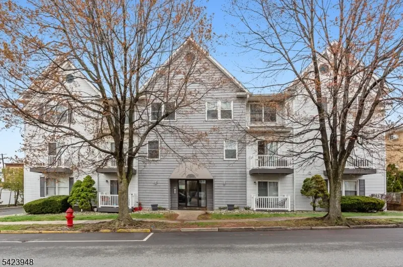 483 Forest St #10, Kearny, NJ 07032 - #1