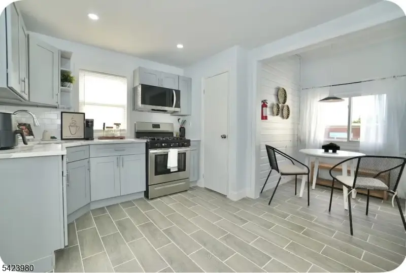 125 Malvern St, Newark, NJ 07105 - #3