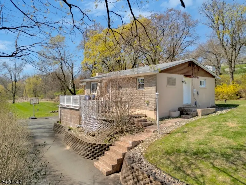 123 Thatchers Hill Rd, Raritan, NJ 08822 - #2