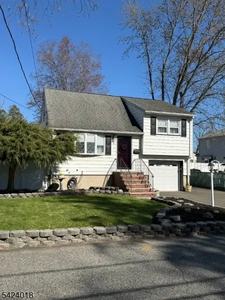 6 Evergreen Ave, Wanaque Boro, NJ 07420