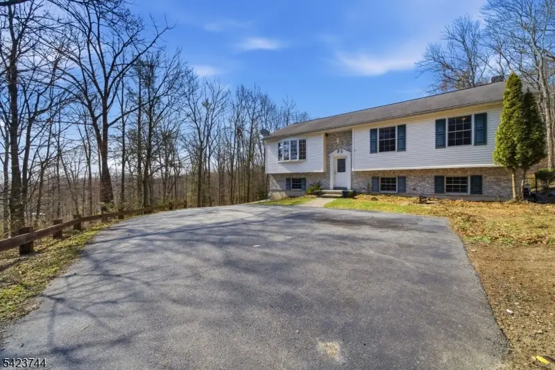 911 Upper Dr, Stillwater, NJ 07860 - #2