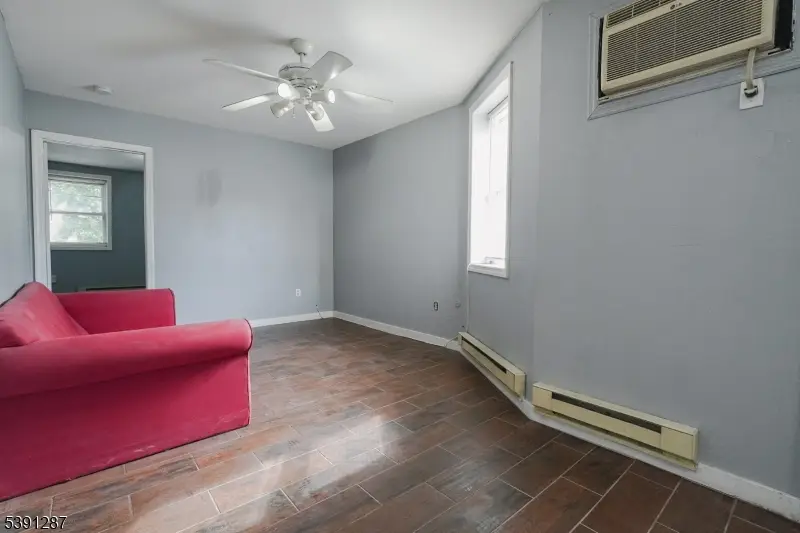 600 N 6th St, Newark, NJ 07107 - #2