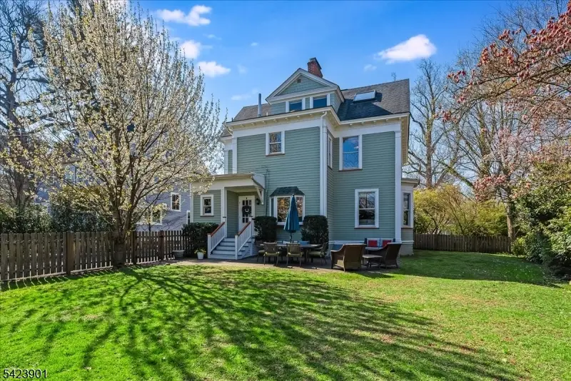 41 Oakwood Ave, Upper Montclair, NJ 07043 - #3