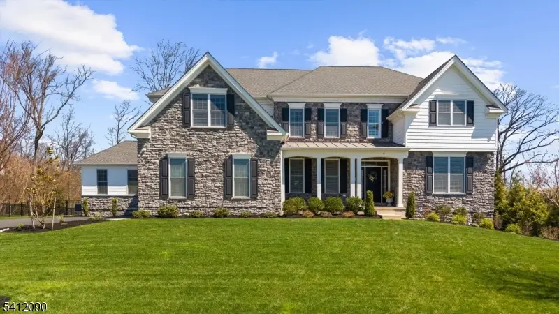 9 Donna Dr, Raritan, NJ 08822 - #1