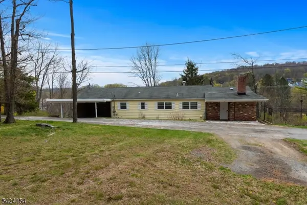 41 Swartswood Rd, Newton Town, NJ 07860